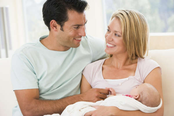 9 Tips On How Dads Can Support Breastfeeding Moms