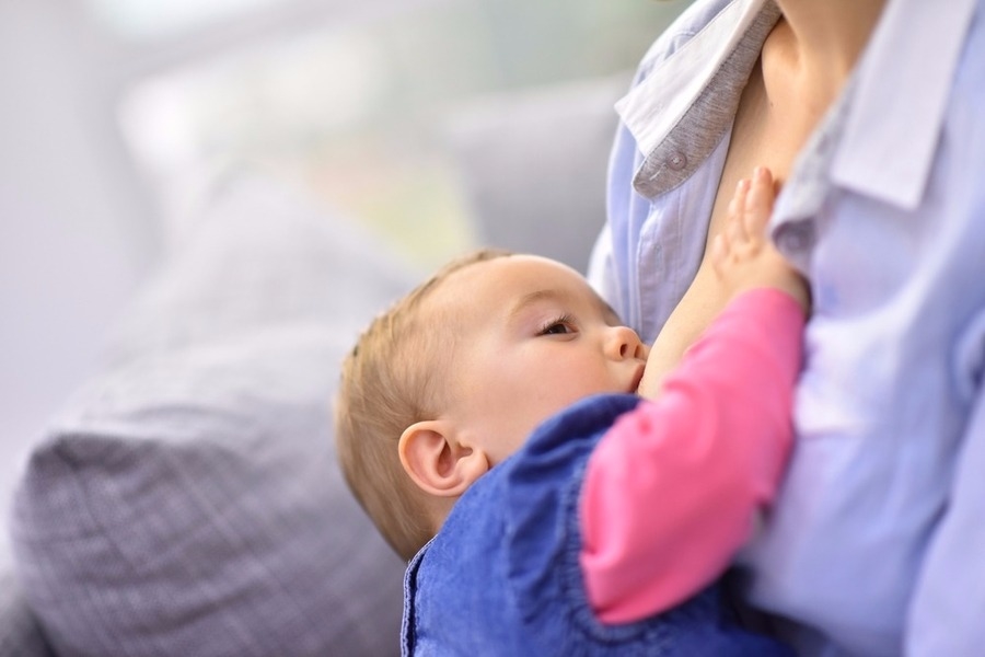 4 Tried &amp; Tested Home Remedies to Boost Breast Milk Supply