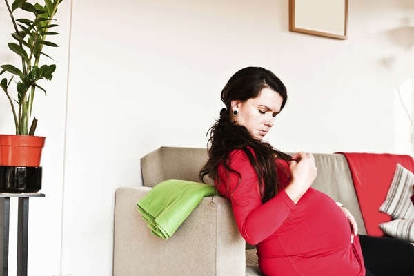 क्या आप गर्भावस्था की ८ जटिलताओं के बारे में जानते हैं  ?