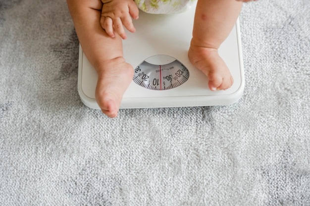 शिशु का वजन हर महिने कितना बढता है