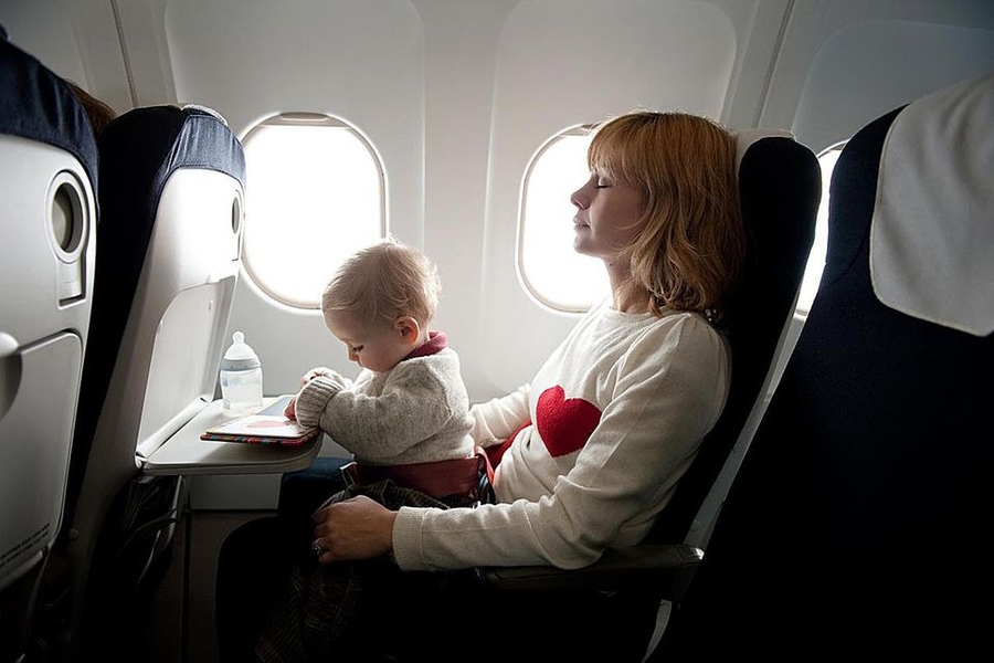 शिशु के साथ पहली हवाई यात्रा