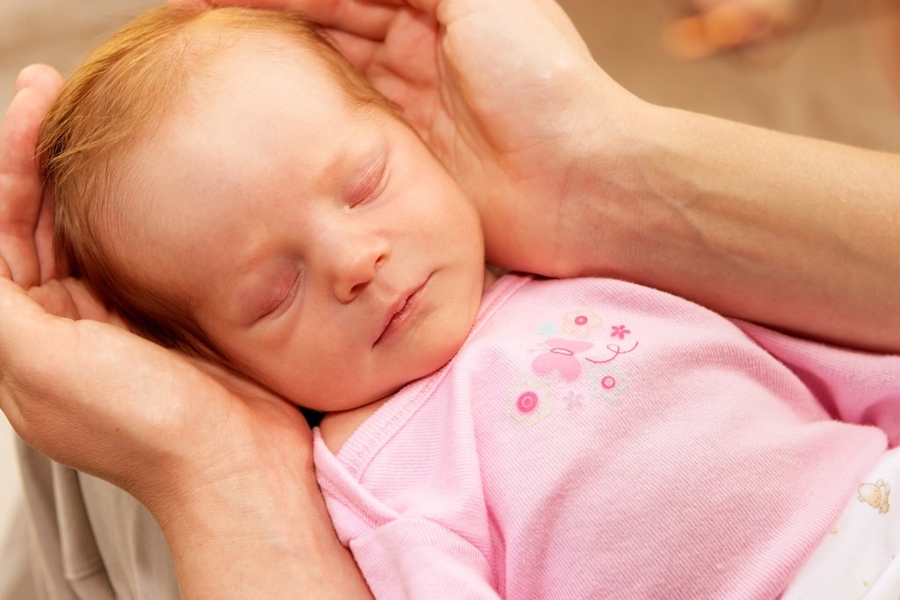 शिशुओं में पीलिया &#8211; लक्षण ,कारण और उपचार