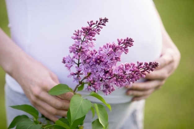 क्या प्रारंभिक गर्भावस्था के दौरान वाईट डिसचार्ज सामान्य है ?