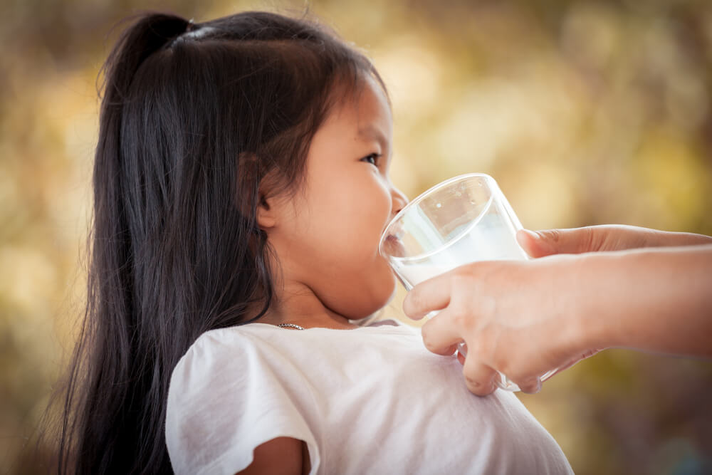 6 Clever Ways To Get Your Child To Drink More Water Xyz