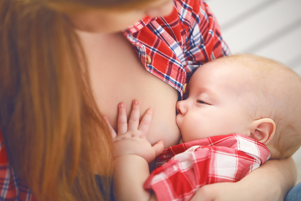 benefits of breastfeeding for mom