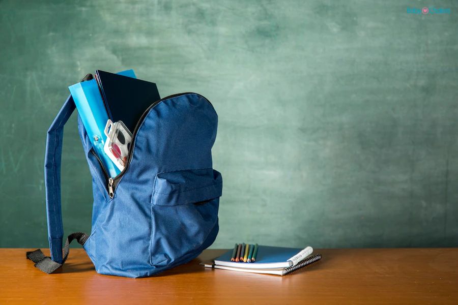 Preschool Checklist: पहली बार बच्चे को स्कूल भेजने के समय बच्चे के बैग में क्या चीजें होनी चाहिएं?